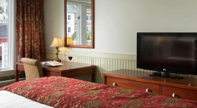 Номер Standard с видом на реку Lord Camden Inn