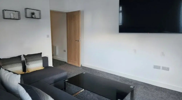 Derby City Centre Apartment With Roof Top Hot Tub, Varaa Huoneisto Asunnot kohteessa Merseyside, Huoneisto