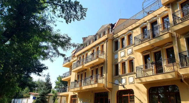 C Comfort Hotel & Wellness, Забронировать Отель Хисаря область Пловдив, рядом с Римская гробница в Хисаря