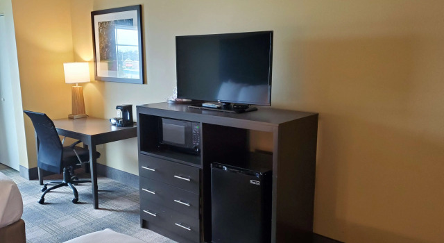 Четырёхместный номер Standard Best Western Plus New Orleans Airport Hotel