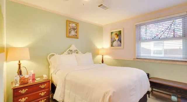 Half-mi to River Walk: 'rose Cottage' in Truckee!, Забронировать Отель Отели Рино 3 звезды, рядом с Ратуша округа Уошо, 3*