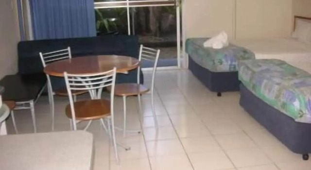 Четырёхместная студия Cairns Holiday Lodge