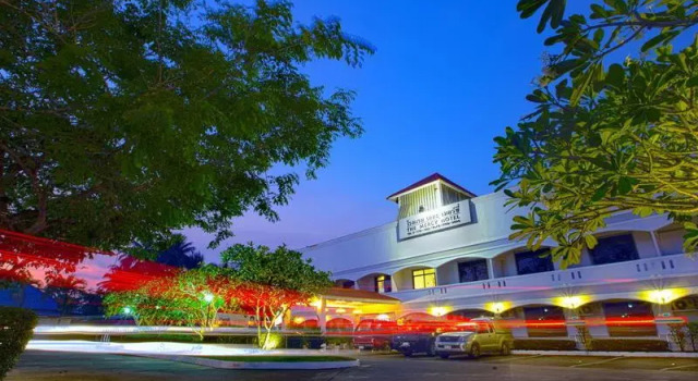 Полулюкс The Mercy Hotel