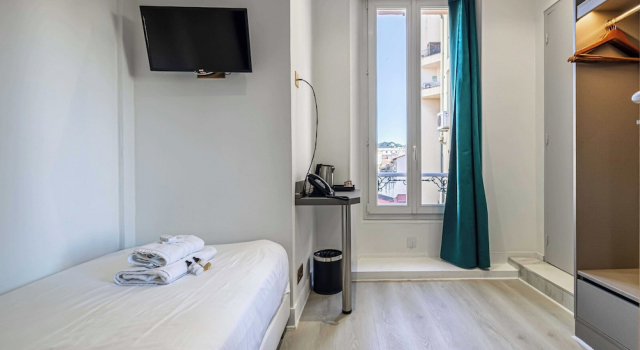 Hotel Avaton - Single Bedroom - Cannes Palais, Забронировать Отель Отели Канн с парковкой, рядом с Le Croisette Casino Barriere de Cannes, Парковка
