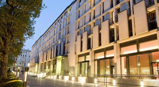 Imperial College London, Забронировать Отель Отели Лондона с парковкой, рядом с Здание «Мишлен Хауз», Парковка