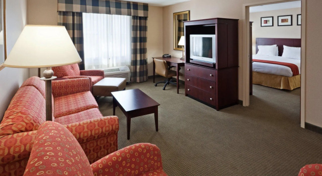 Двухместный люкс Holiday Inn Express Hotel & Suites Freeport by IHG