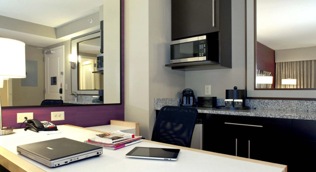 Embassy Suites by Hilton Raleigh Durham Airport Brier Creek, Забронировать Отель Роли Raleigh-Durham Metropolitan Area