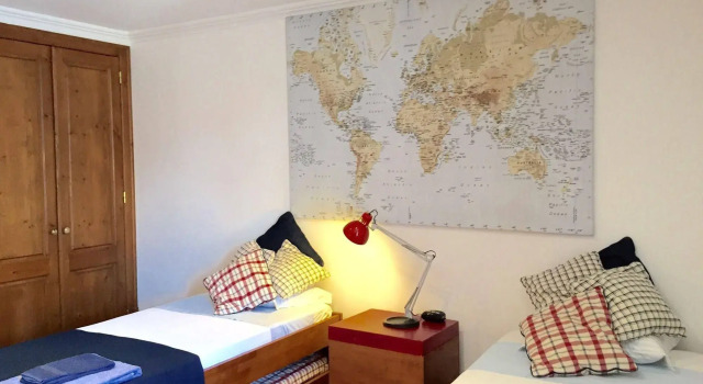 Lisbon Downtown Apartment Free Parking, Забронировать Апартаменты/квартира Мизерикорди Лиссабон, рядом с Dona Maria II National Theatre