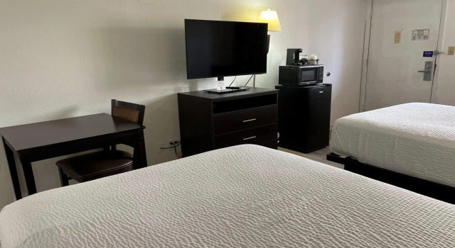 Days Inn by Wyndham Overland Park/Metcalf/Convention Center