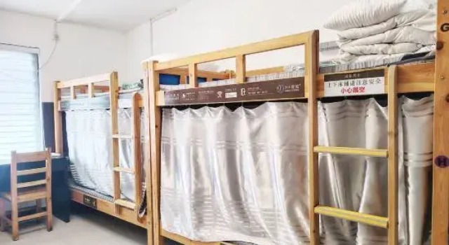 Кровать в общем номере (женский номер) Xinyuan Youth Hostel