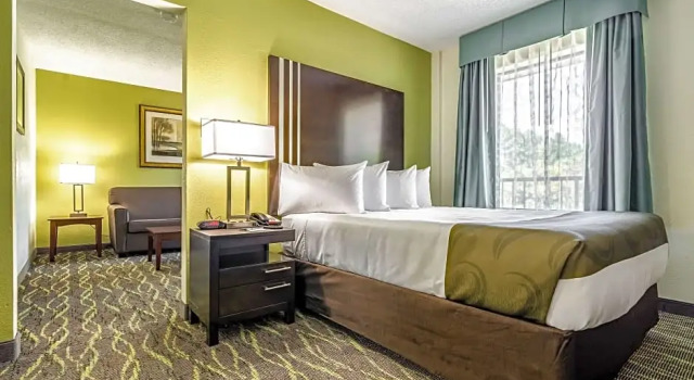 Люкс Quality Inn & Suites Creedmoor - Butner