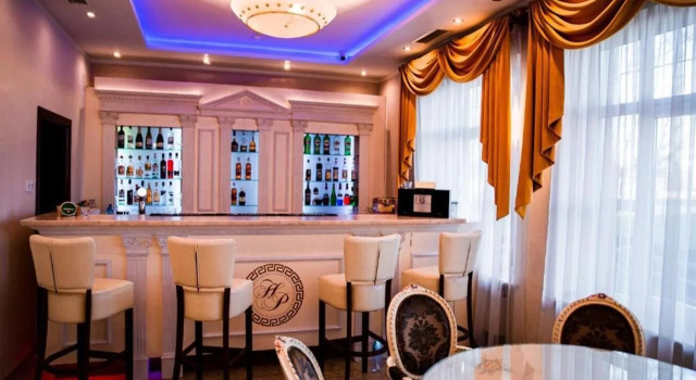 Hotel Holiday Park, Varaa Hotelli Bielany Varsova
