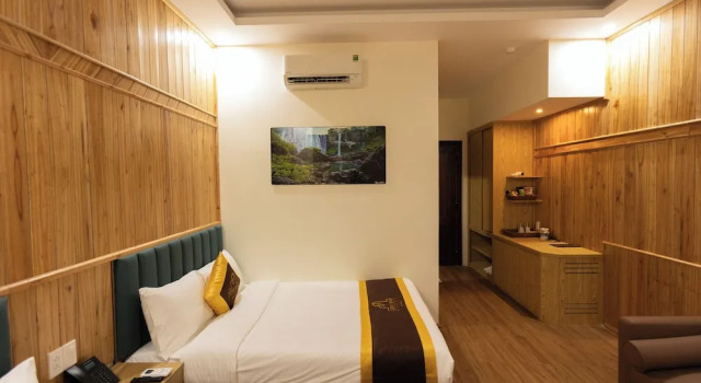 LuckyStar Hotel