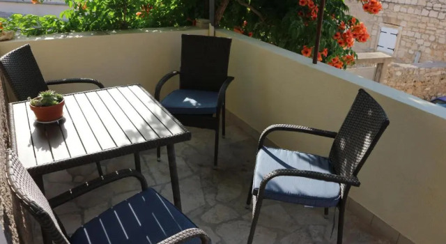 Cunka House, Prenota Hotel Vis 