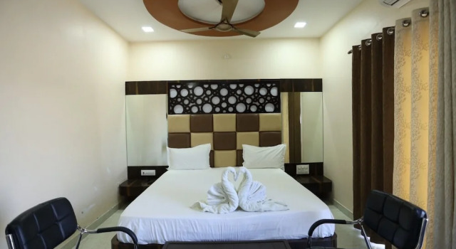 Номер Premium Ishwar Nain Hotel