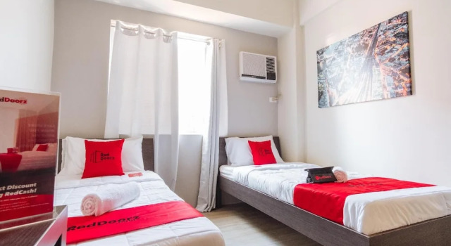 RedDoorz Premium @ Vista Heights Legarda