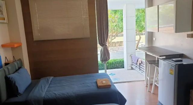 Трёхместный номер Standard с балконом и с видом на реку Banchaitalay Room