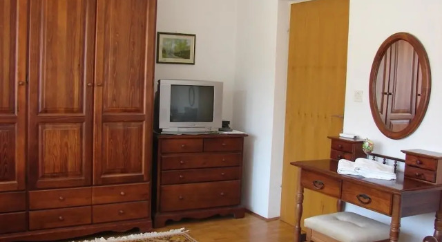 Apartments by the sea Barbat, Rab - 21809, Prenota Appartamento Hotel a Isole Quarnerine con parcheggio, Parcheggio