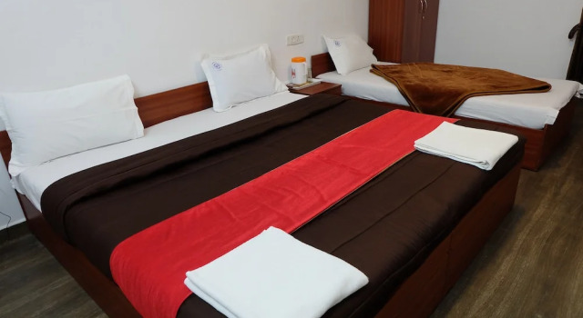 Трёхместный клубный номер Standard Rosepark Residency- Opposite Rosegarden