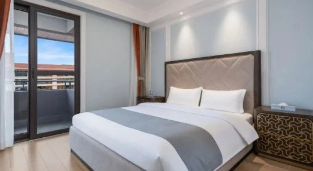 Семейный люкс с 3 комнатами с видом на сад Mingshu Holiday Apartments