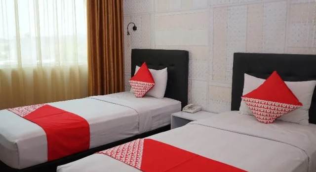 OYO 633 Ren'z Hotel, Rezerwuj Hotel Pangkalpinang Sumatra