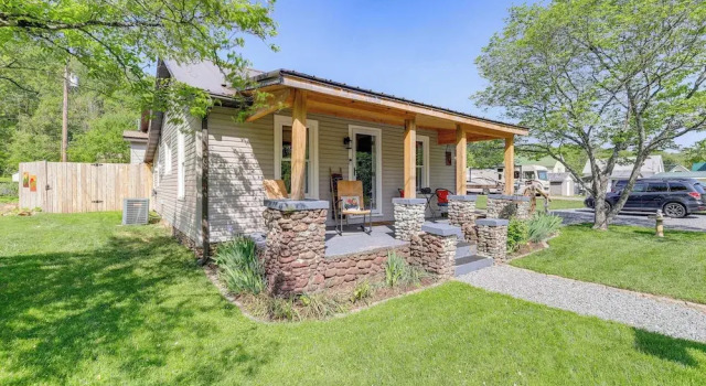 Коттедж Walk to River & Trails: Cozy Damascus Cottage!