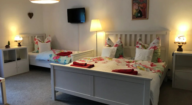 Трёхместный номер Standard с балконом Hotel Garni Haus Alpine - Chiemgau Karte inkl