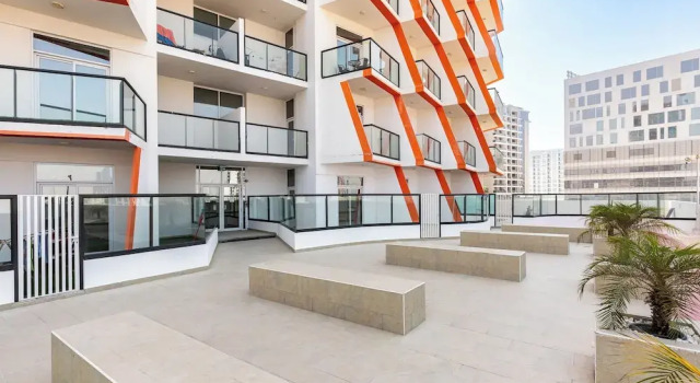 SIMPLY COMFORT Binghatti Gateway Family 2BR with Balcony, Close to Dubai Mall & Burj Khalifa