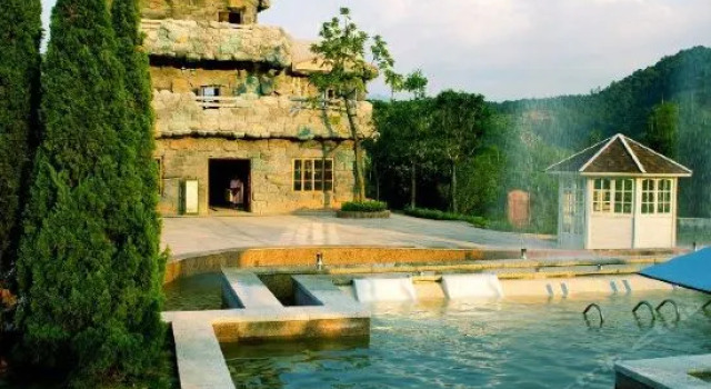 Hot Spring Ragaz, Забронировать Отель Бизнес-отели Гуандун, 4* 5*