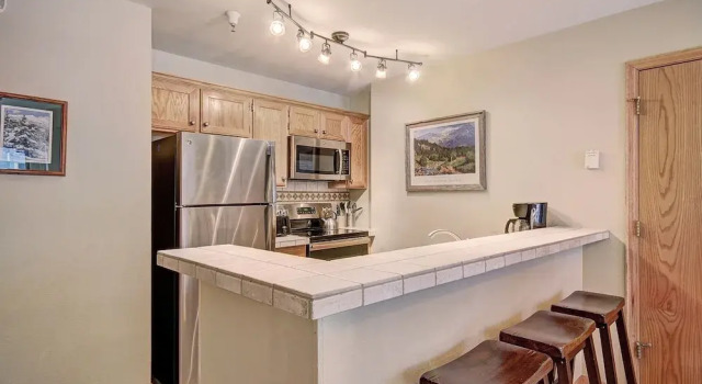 Номер Standard Cozy + Convenient 1br - Just Steps To Vibrant Apres-ski 4ppl 1 Bedroom Condo by RedAwning