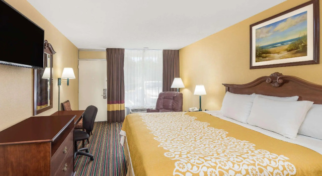 Двухместный номер Standard Days Inn Charleston Patriots Point