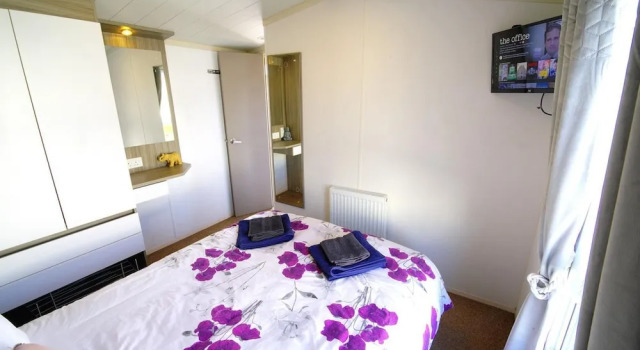 Lovely 2-bed Static Caravan in Rhyl, Book Feriehus Rhyl 