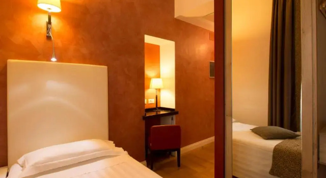 Одноместный номер Comfort Floris Hotel
