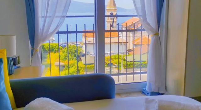 Студия Bayview Studio Apartment