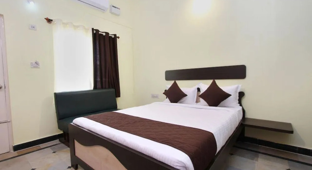 OYO 9060 Sri Sai Guest Inn, Забронировать Гостевой дом Бангалор штат Карнатака, рядом с Indian Institute of Management Bangalore
