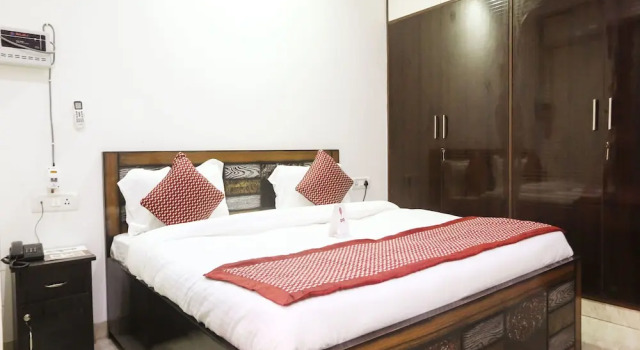 OYO 6720 Hotel Green Palace, Забронировать Отель Отели Нью-Дели с завтраком, Завтраки