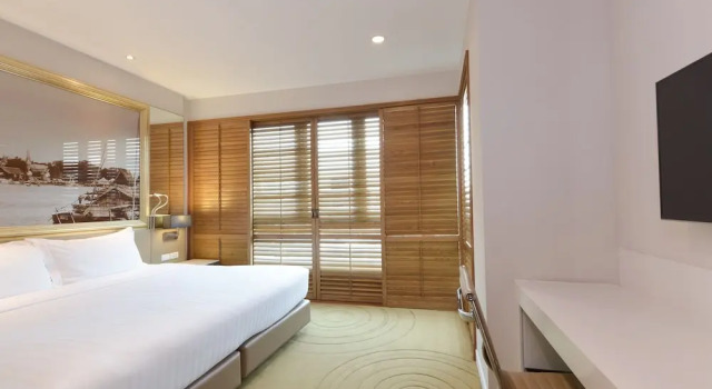 Люкс с 3 комнатами с балконом Grande Centre Point Ploenchit