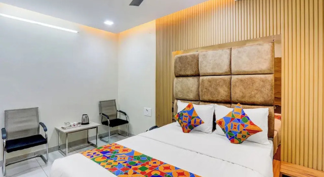 Номер Deluxe Fabhotel Vishnu Grand