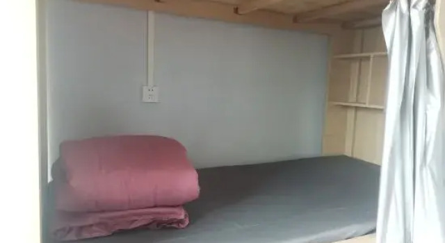 Кровать в общем номере (мужской номер) Nanyang Hostel Homestay (City Central Hospital)