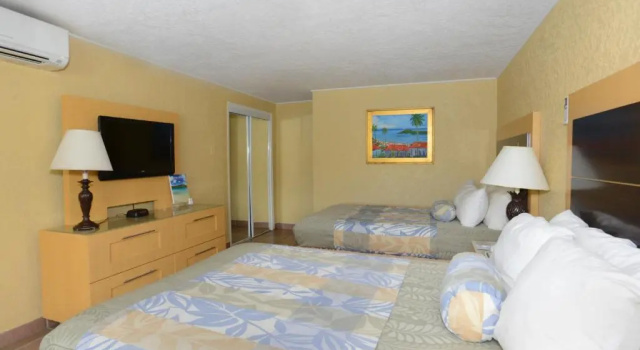 Четырёхместный номер Standard с частичным видом на океан Best Western Carib Beach Resort