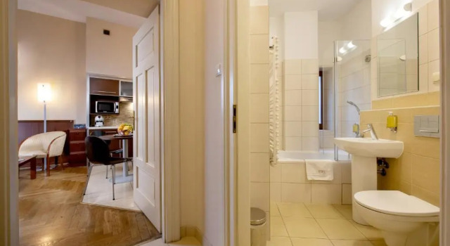 Апартаменты Superior Red Brick Apartments