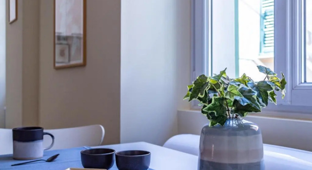 06E - Le Cool & Cosy-T2 climatisé au cœur du vieux Nice, Забронировать Апартаменты/квартира Ницца Приморские Альпы, рядом с Набережная Соединенных Штатов