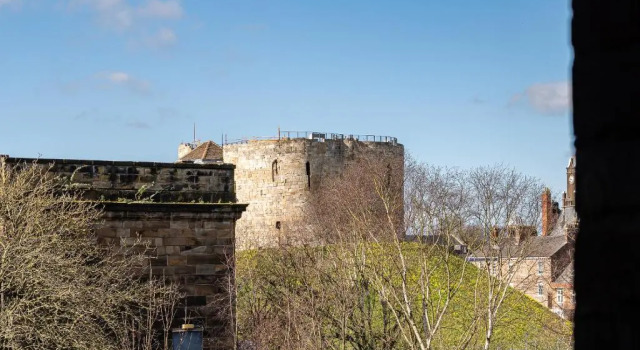 Tower View at Ryedale House, Забронировать Отель Йорк Северный Йоркшир, рядом с Церковь Св. Олафа