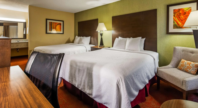 Четырёхместный номер Standard Best Western Northgate Inn