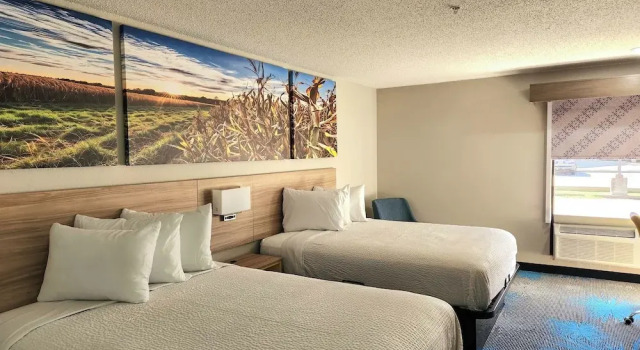 Четырёхместный номер Standard Days Inn & Suites by Wyndham New Iberia