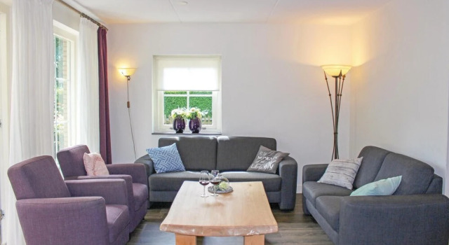 Amazing Home in Lunteren With 6 Bedrooms, Sauna and Wifi, Rezerwuj Hotel Hotele w Veluwe z parkingiem, Parking