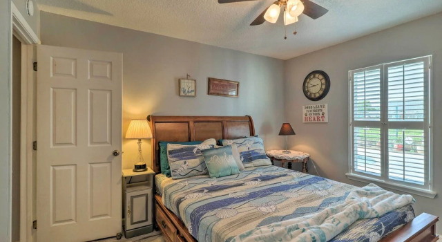 Jacksonville Home, Near Beach & Mayo Clinic!, Book Feriehus Sommerhuse i Jacksonville, Hytte