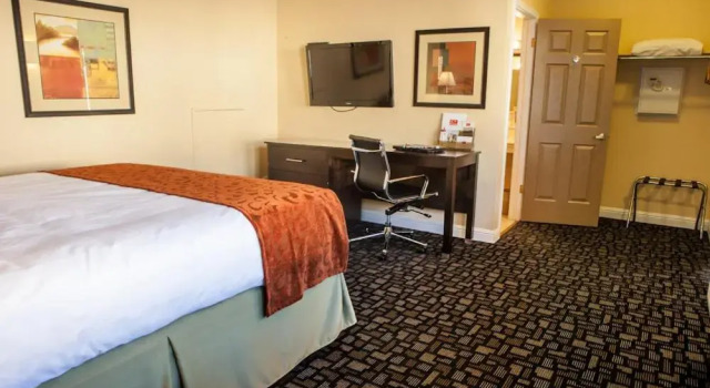 Люкс Marinwood Inn & Suites