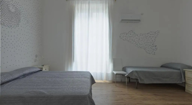 Трёхместный номер Standard с балконом Afea Art & Rooms