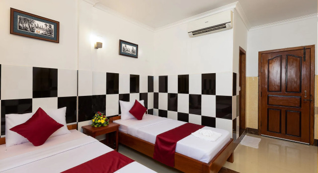 Botoum Hostel
